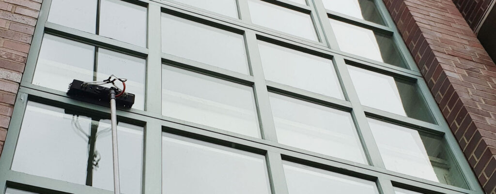 Glasreinigung Hannover - Fensterputzer Hannover - DS-Gebäudeservice